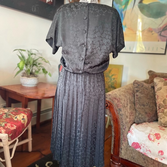 Vintage Diane Von Furstenburg 80’s dres pleated 6 - Picture 4 of 12